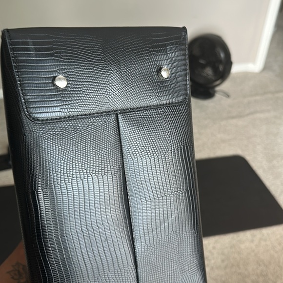 Brandon Blackwood Black Handbag - Picture 7 of 9